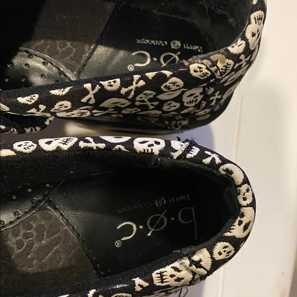 BOC Skull & crossbones clogs - Picture 4 of 4